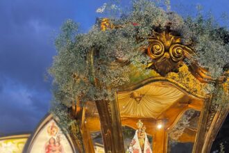 Nossa Senhora de Nazaré em berlinda durante o Círio de Nazaré, em Belém do Pará