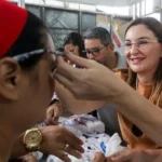 Hana Ghassan realiza entrega de óculos gratuitos em ação do Governo do Pará em Ananindeua.