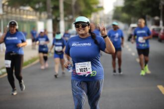 Atletas participam da Corrida Equatorial Belém no Complexo Ver-o-Rio, em circuito urbano pelas ruas de Belém