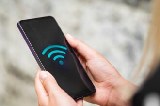 Alt da imagem: Wi-Fi 7 no Brasil amplia velocidade e estabilidade da conexão em ambientes com múltiplos dispositivos