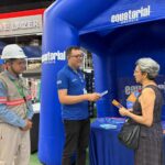 Equipe do movimento Vc + Seguro orientando clientes em loja de material de construção sobre segurança elétrica em Ananindeua.
