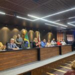 Público e homenageados na sessão solene da Assembleia Legislativa do Pará em celebração aos 20 anos da Abrajet Pará.