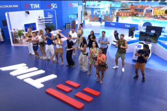 Espaço tecnológico montado na área externa da casa do BBB 26 com experiências gamer, automação e conectividade.