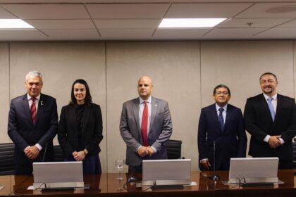 Emerson Rocha participa de painel sobre geopolítica dos minerais críticos no Future Minerals Summit, em Brasília