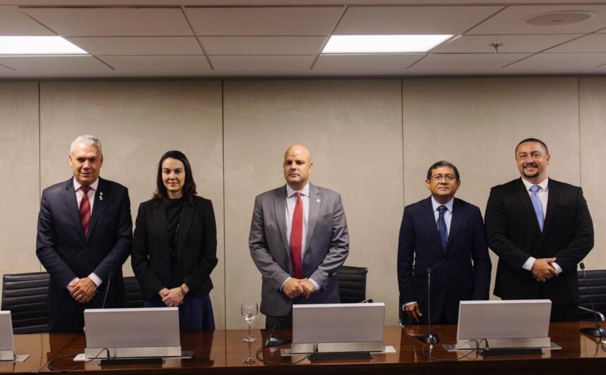 Emerson Rocha participa de painel sobre geopolítica dos minerais críticos no Future Minerals Summit, em Brasília