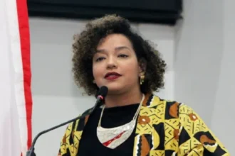 Deputada estadual Lívia Duarte durante sessão na Assembleia Legislativa do Pará.