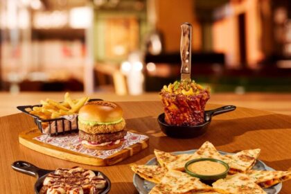 Campanha “Back to Outback”, que marca o retorno de pratos clássicos ao cardápio da rede.