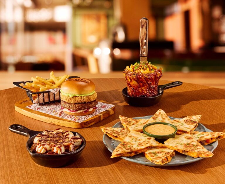 Campanha “Back to Outback”, que marca o retorno de pratos clássicos ao cardápio da rede.