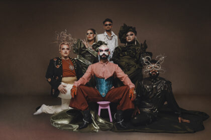 Performance drag em evento cultural na região do Marajó