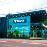 Fachada da nova agência cooperativista inaugurada no Pará, com estrutura moderna e acessível à comunidade local.
