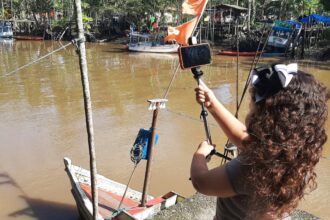 jovens em oficina de fotografia