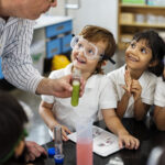 Escola Canadense de Belém, aborda sobre a importância das atividades extracurriculares no desenvolvimento infantil.