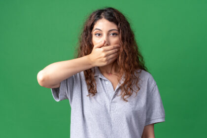 Mau hálito causa problemas de saúde