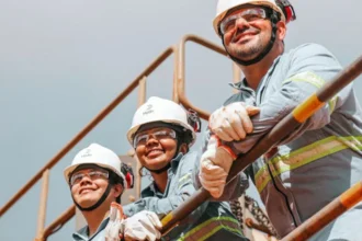 Área de mineração em Paragominas, com profissionais da companhia