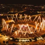 Turnê acontecendo em estádio de futebol