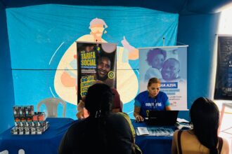 Ação da E+ Caravana reúne público em praça de Belém com serviços gratuitos, atividades educativas e troca de lâmpadas