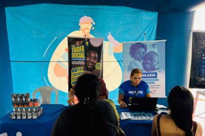 Ação da E+ Caravana reúne público em praça de Belém com serviços gratuitos, atividades educativas e troca de lâmpadas