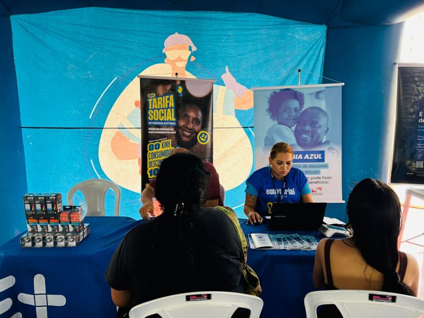 Ação da E+ Caravana reúne público em praça de Belém com serviços gratuitos, atividades educativas e troca de lâmpadas