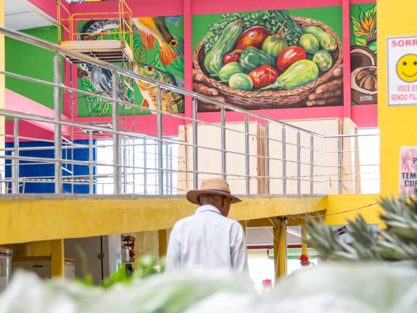 exposição Arte em Cores na Feira do Produtor de Parauapebas, no sudeste do Pará.