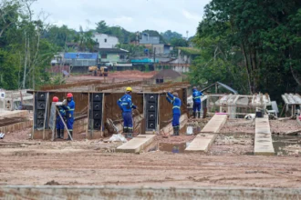 Nova ponte sendo construida entre Belém e Ananindeua; Trabalhadores seguem nos últimos detalhes da obra feita pelo Governo do Pará.