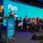 Governadora Hana Ghassan discursa durante abertura da FIPA 2026 no Hangar, em Belém