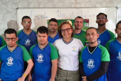 Professoras participantes de projetos educacionais em escolas públicas do Pará durante atividades voltadas à sustentabilidade e inclusão social.