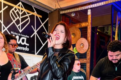 Programação de agosto da Na Figueredo reúne karaokê, rock, jazz, humor e performances artísticas em Belém.