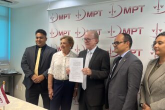 Representantes do TRT-8, MPT, MPPA e MPF durante assinatura de acordo contra assédio eleitoral no Pará.