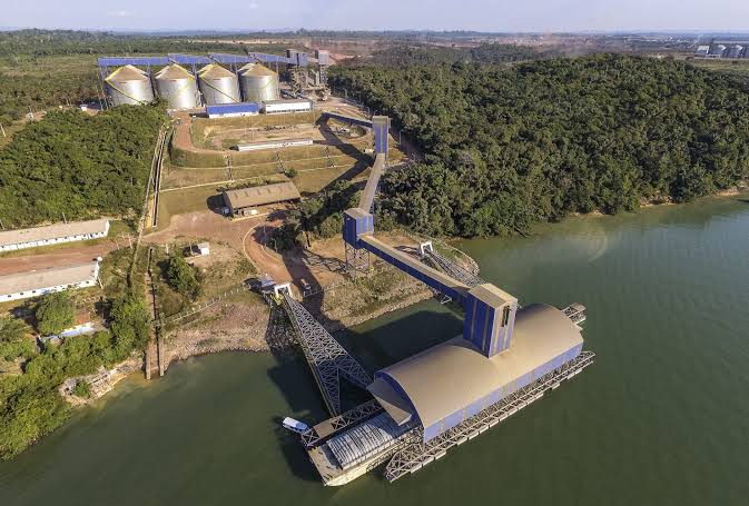 Operação portuária no Pará.