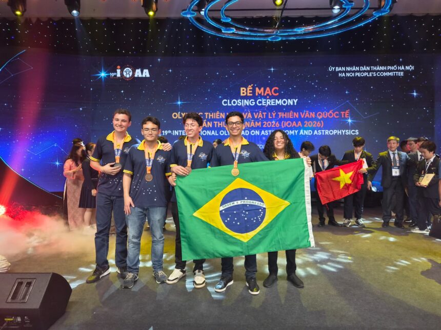 Delegação brasileira na Olimpíada Internacional de Astronomia e Astrofísica 2026.
